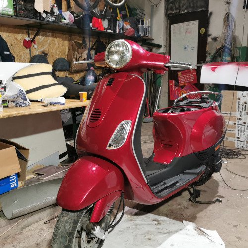 Din rugina in regină – renașterea unui scuter Vespa LX 50