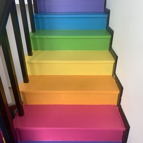 Scara noastra colorata