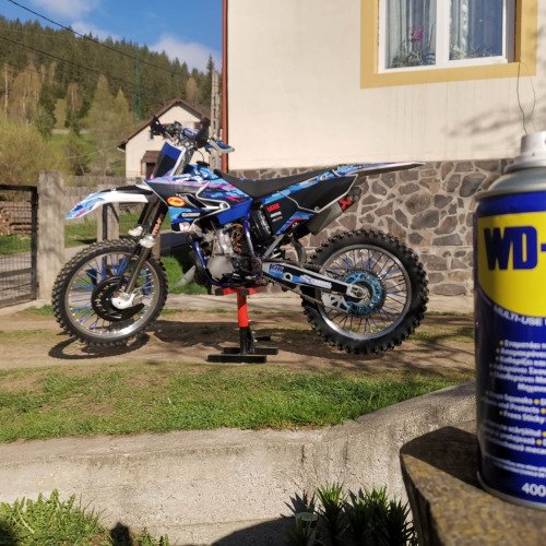 Am readus la viață o legendă: Yamaha YZ 250, reconstruită pas cu pas