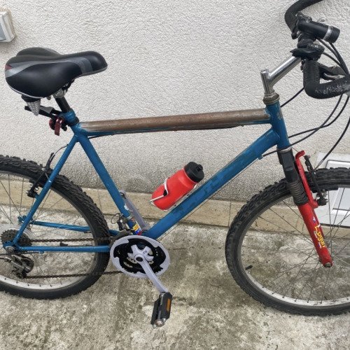 Recondiționare bicicleta primită cadou de la mama mea datorită premiului 1 luat la finalul clasei a 4-a - anul 2002