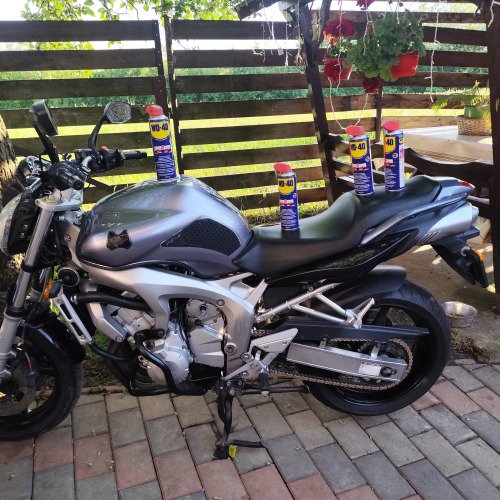 Mentenanta si intretinere a motocicletei Yamaha,cu Wd-40