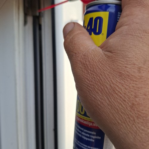 Întreținere uși garaj