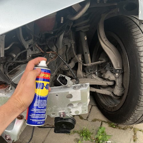 Reparație la partea electrică care era afectată de depuneri/deteriorări datorate contactului cu apa cat și a părții mecanice care a necesitat înlocuirea unor elemente!Sunt pasionat de a-mi efectua singur majoritatea reparațiilor auto.WD40 este partener